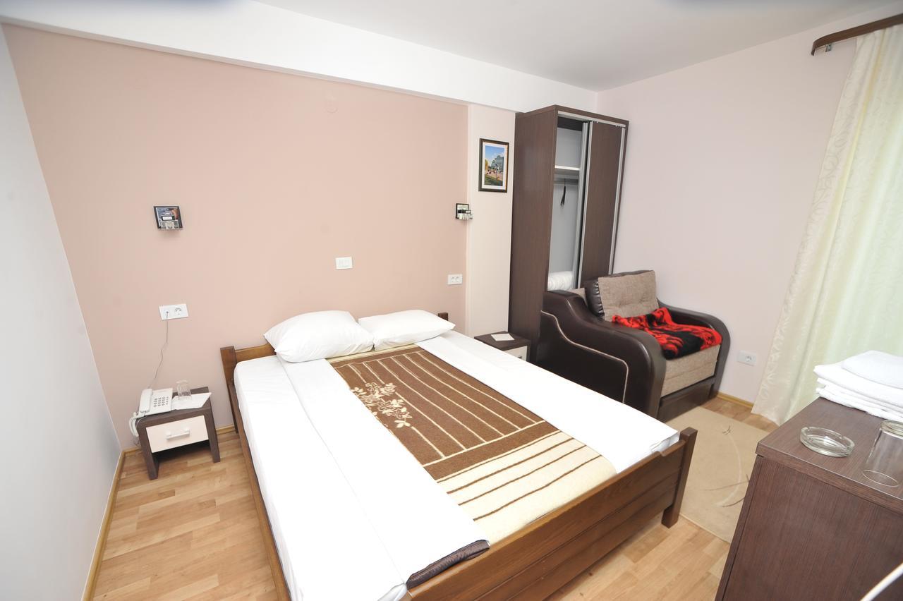 Hotel Zeleni Vir Ni Kültér fotó