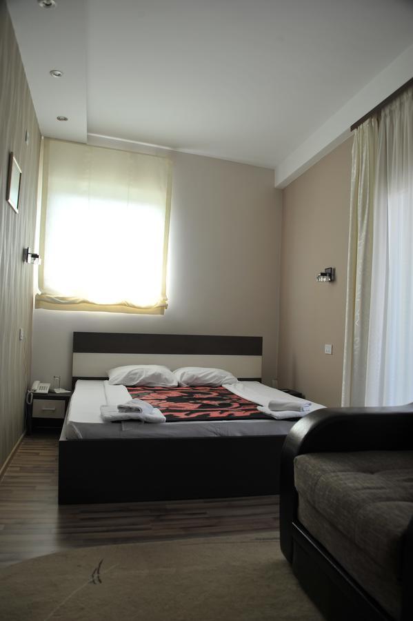 Hotel Zeleni Vir Ni Kültér fotó