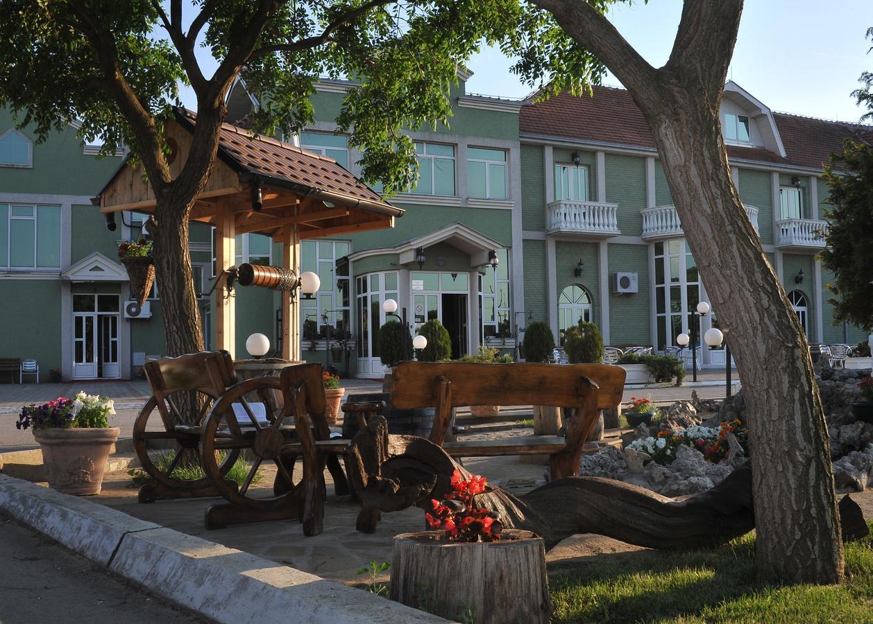 Hotel Zeleni Vir Ni Kültér fotó