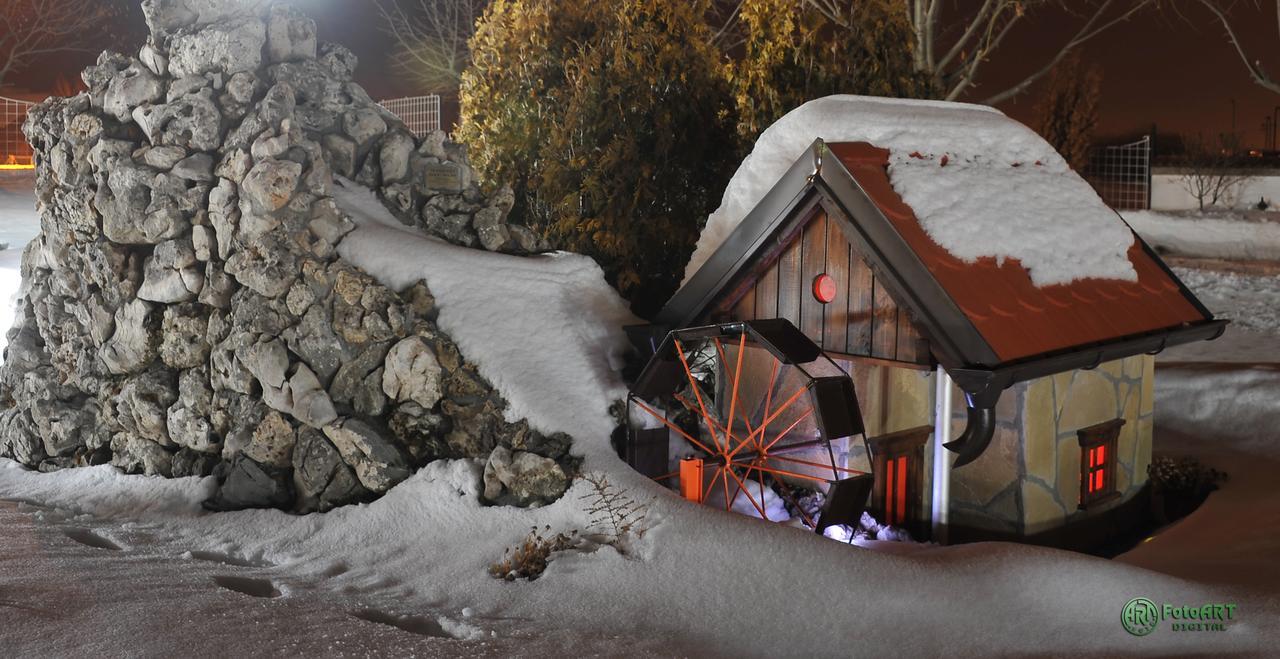 Hotel Zeleni Vir Ni Kültér fotó