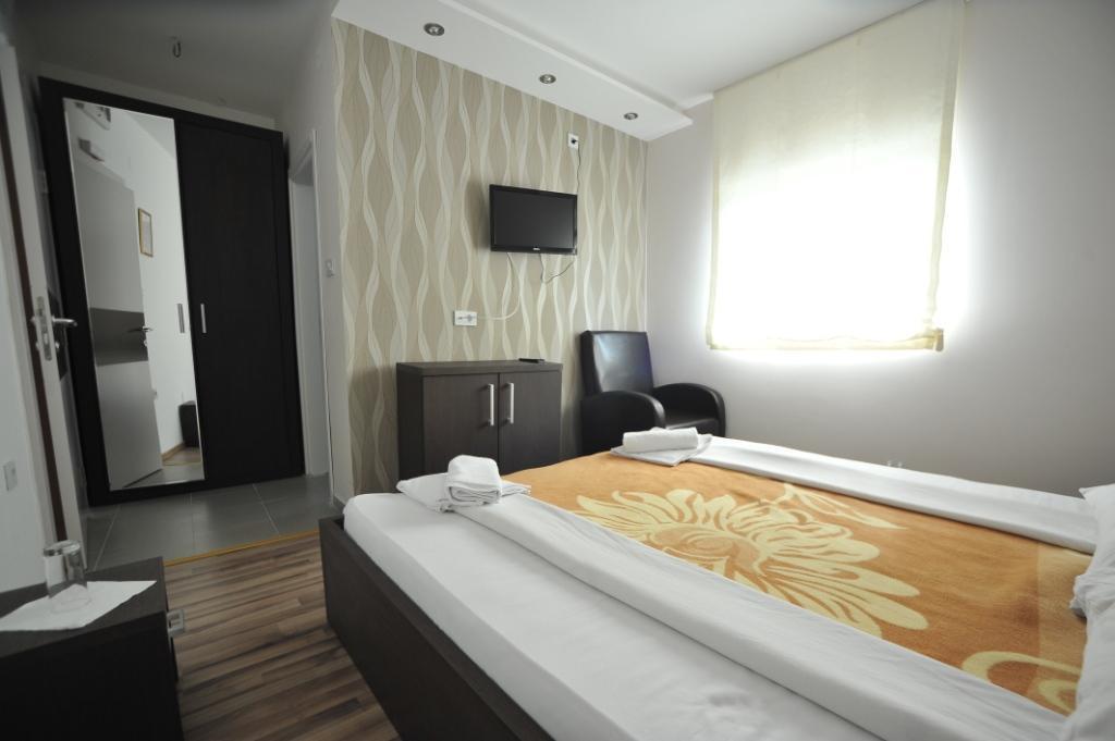 Hotel Zeleni Vir Ni Kültér fotó